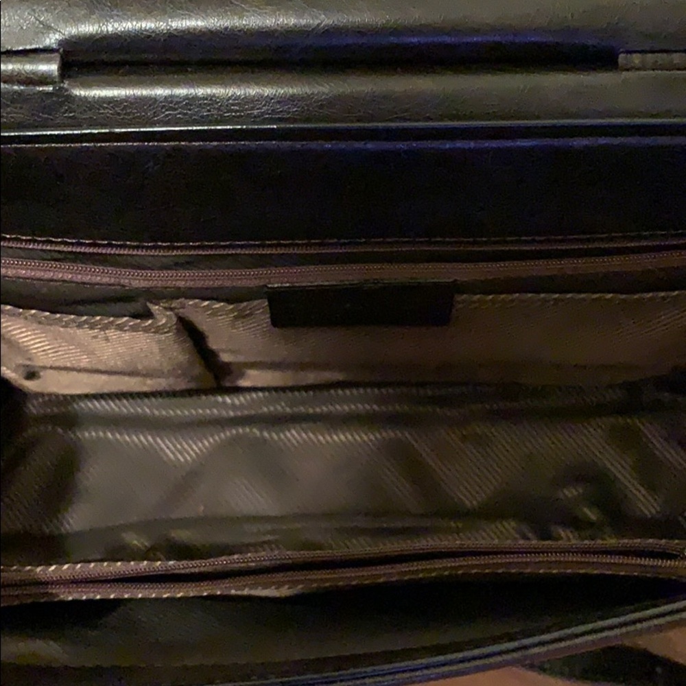 Gucci purse and wallet set